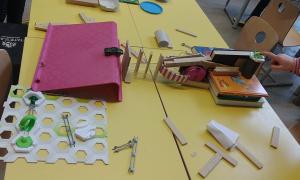 Kettingreactie bouwen met spullen uit de klas - bovenbouw